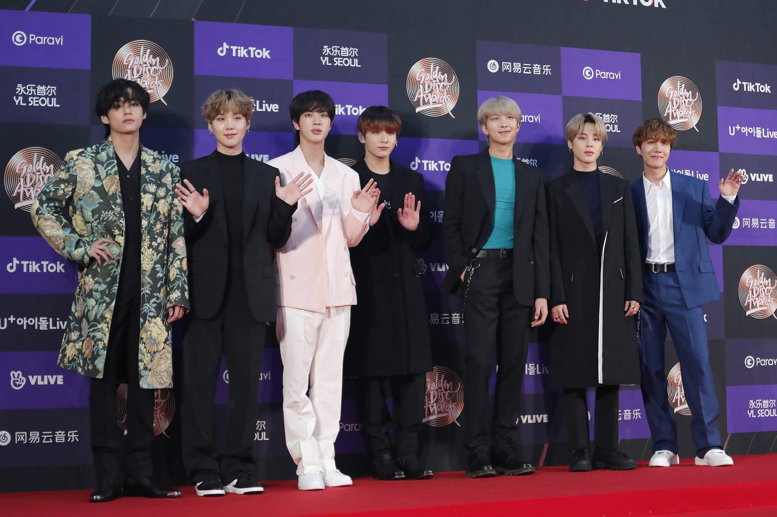Virus fears lead K-pop superstars BTS to cancel Seoul shows