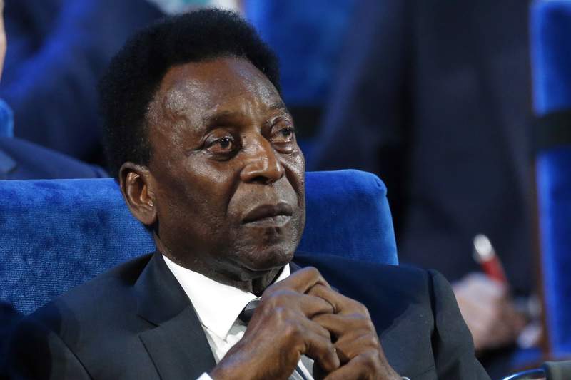 Pelé says apparent colon tumor removed but feels well