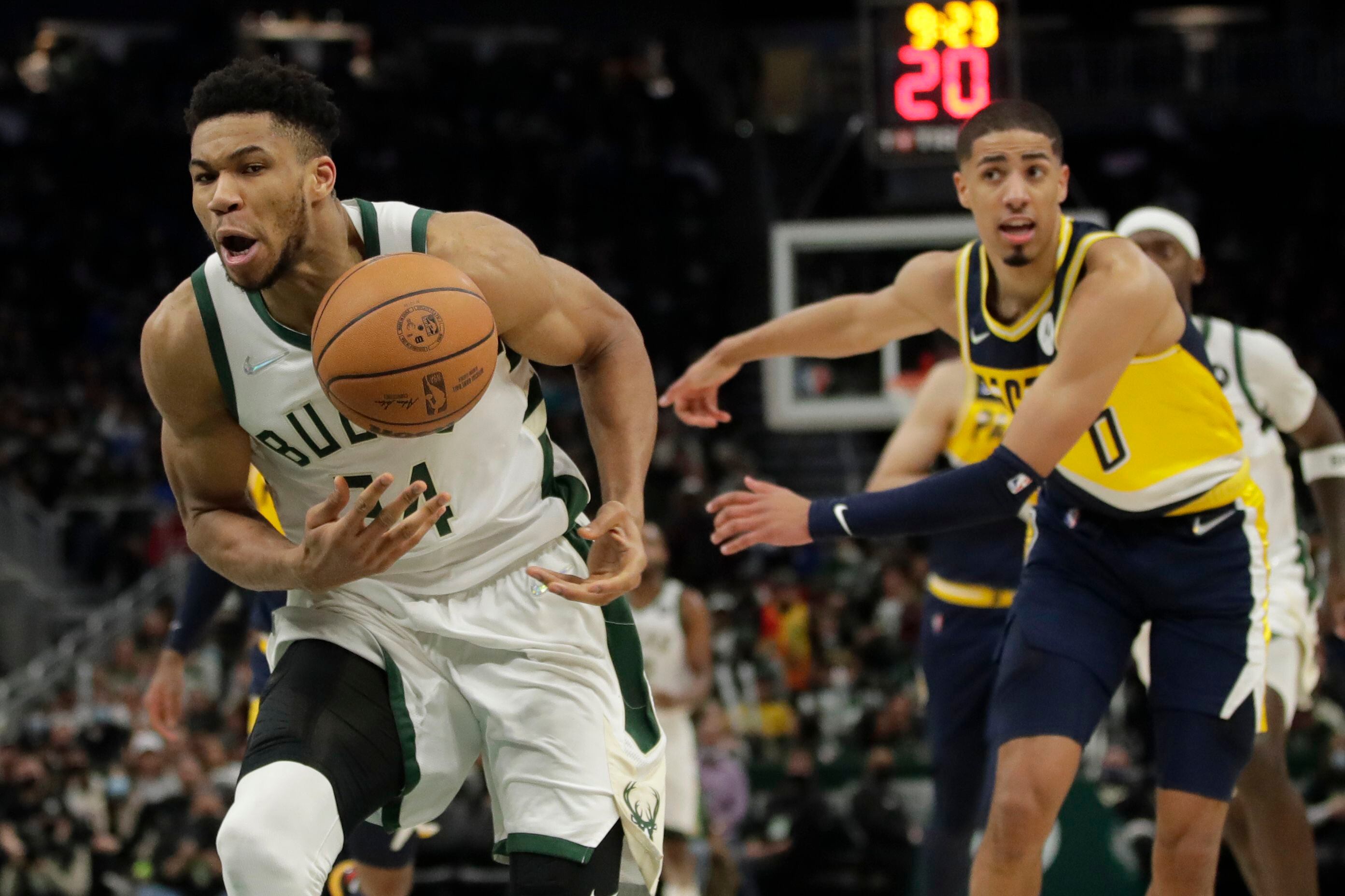 Giannis Pours in 50 to Lead Bucks Past Pacers 128-119 - Bloomberg
