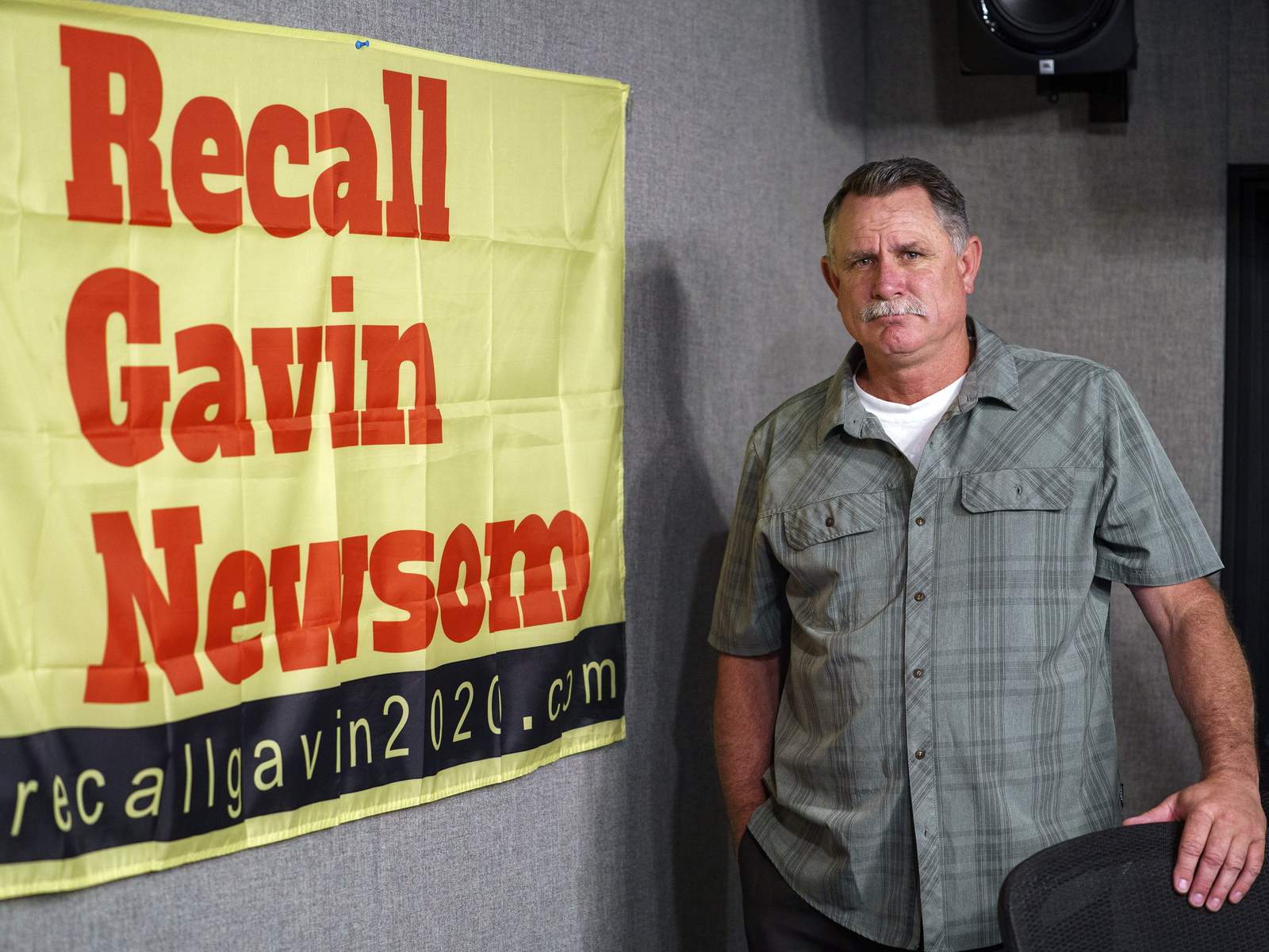 Former California cop leads GOP dream of Newsom recall