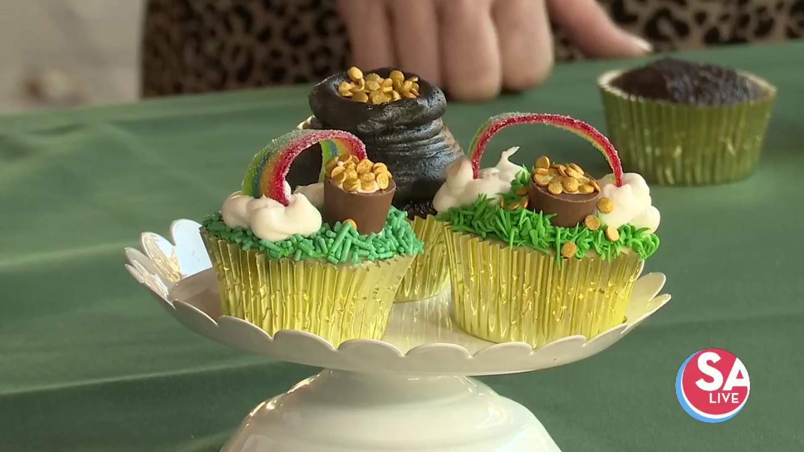 Tutorial: Cute cupcakes for St. Patrick’s Day