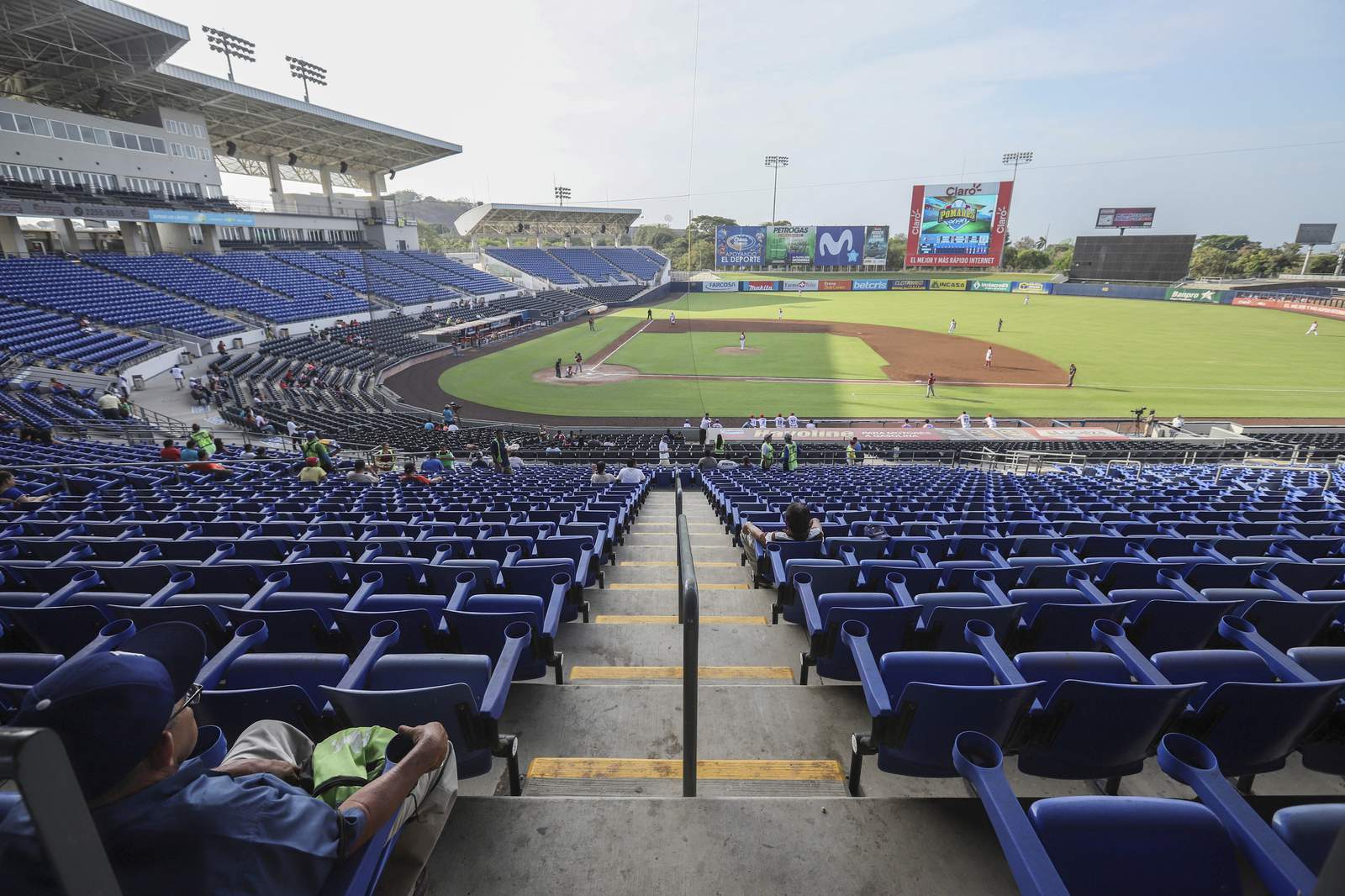A death in Nicaraguan baseball puts pandemic in public eye