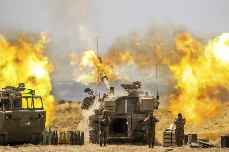 Israel steps up Gaza offensive, kills senior Hamas figures