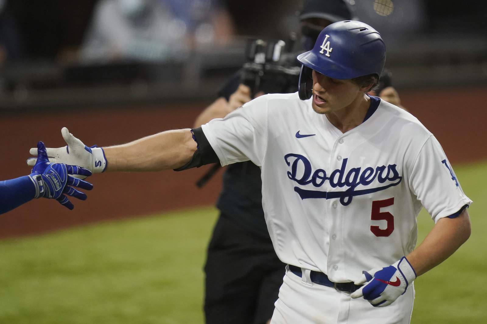 The Latest: Dodgers pull within 6-4 on Seager homer in 8th