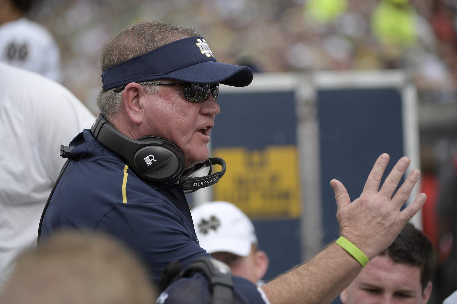 Notre Dame extends coach Brian Kelly's contract through 2024