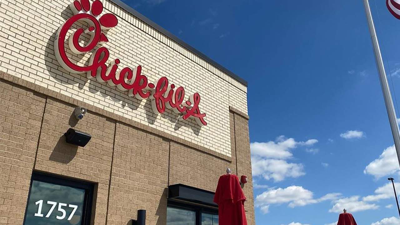 Chick-fil-A restaurants temporarily closing dining room seating for social distancing