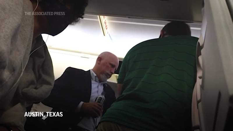 Rep. Chip Roy flouts mask rules on flight to Texas ahead of border tour with Donald Trump