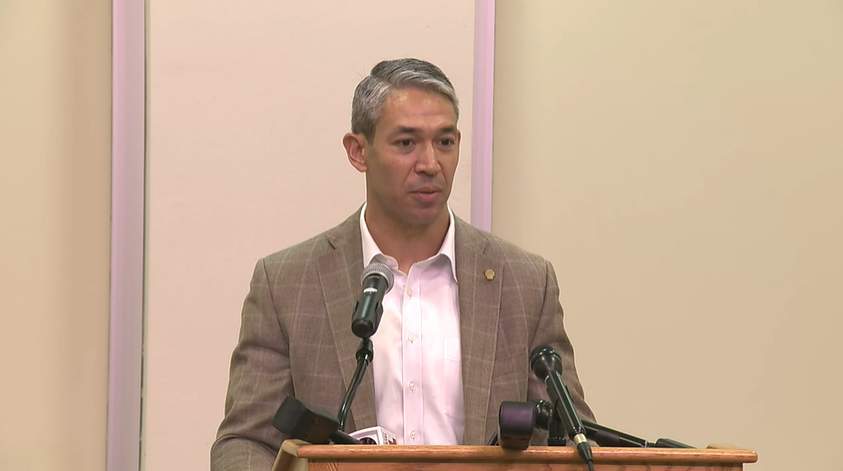 Mayor Nirenberg picks up 1,000 lunch tabs for residents on Saturday