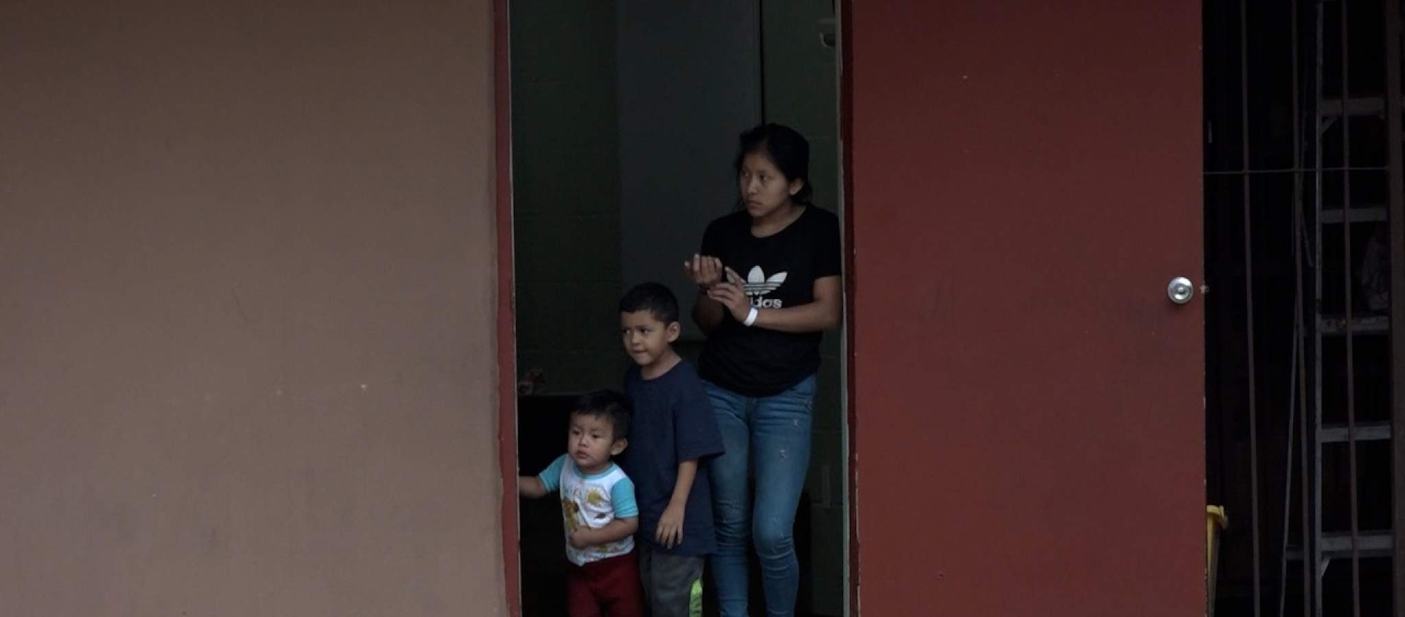 Laredo’s only overnight shelter braces for more migrant arrivals