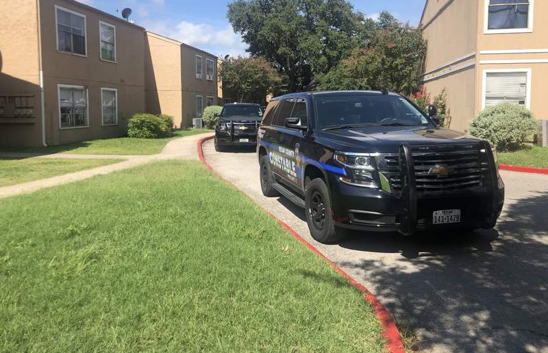 Bexar County Pct. 2 constable shoots aggressive dog during apartment eviction attempt