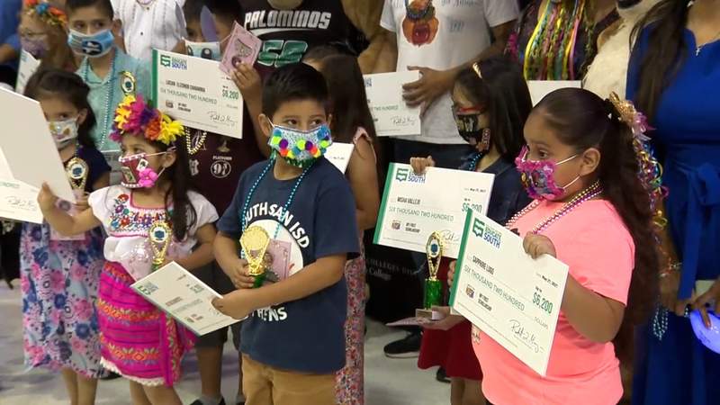 Palo Alto College awards $86,000 in scholarships to students at Athens Elementary School