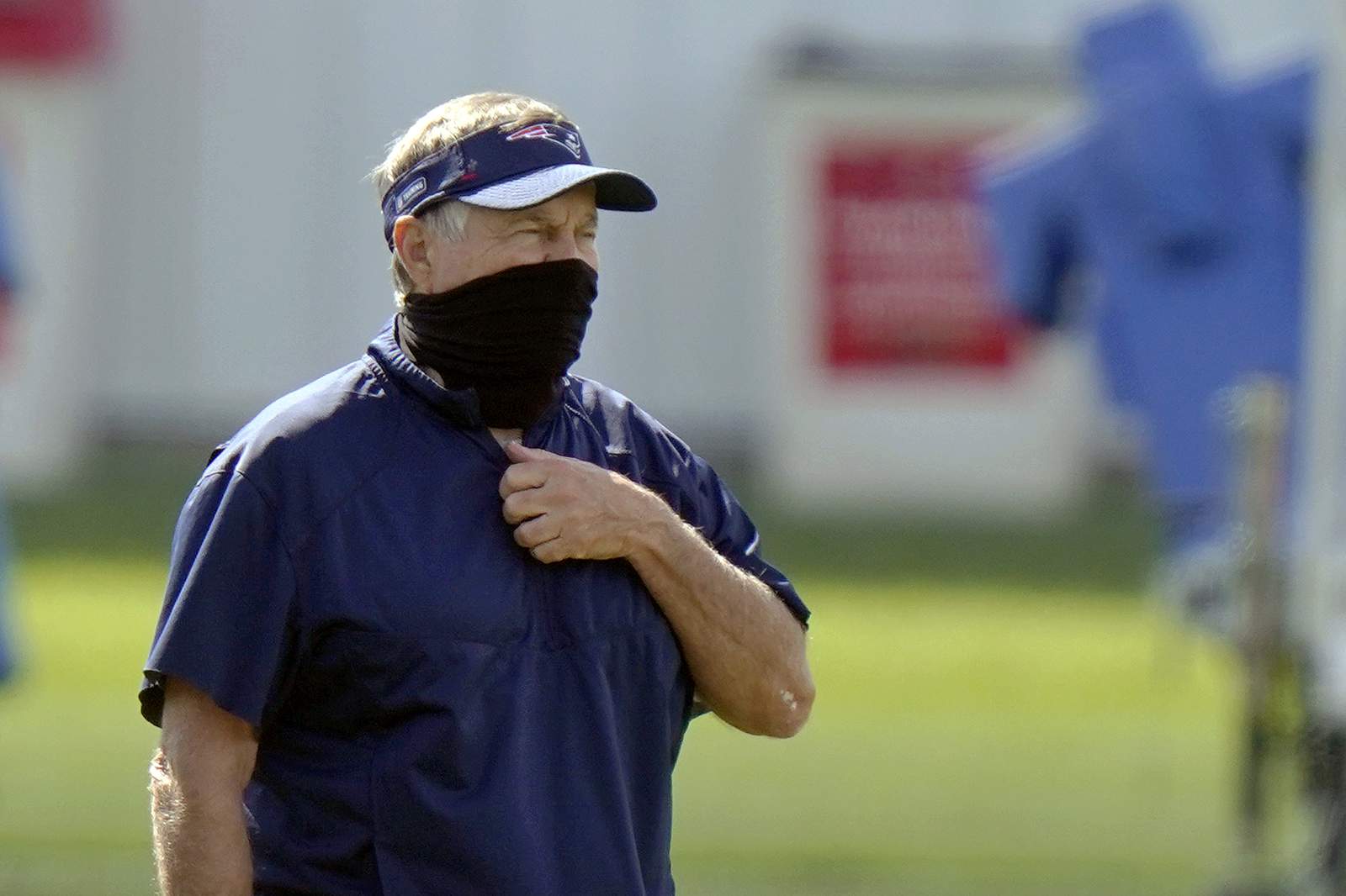 NFL requiring coaches, staff near bench to wear masks