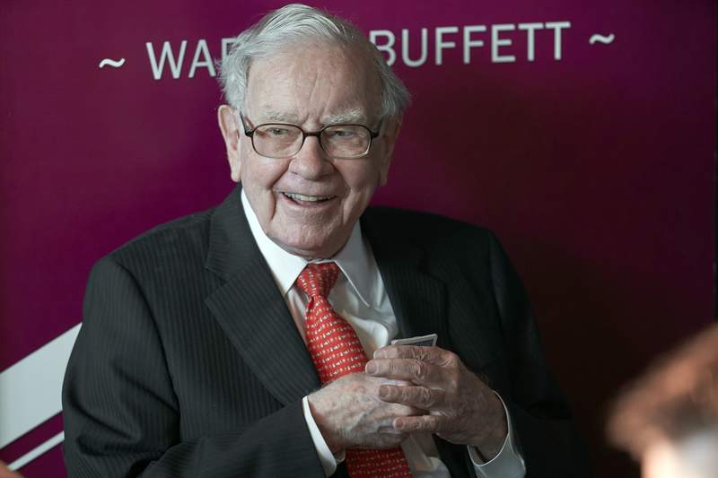 Warren Buffett warns investors not to gamble on stocks
