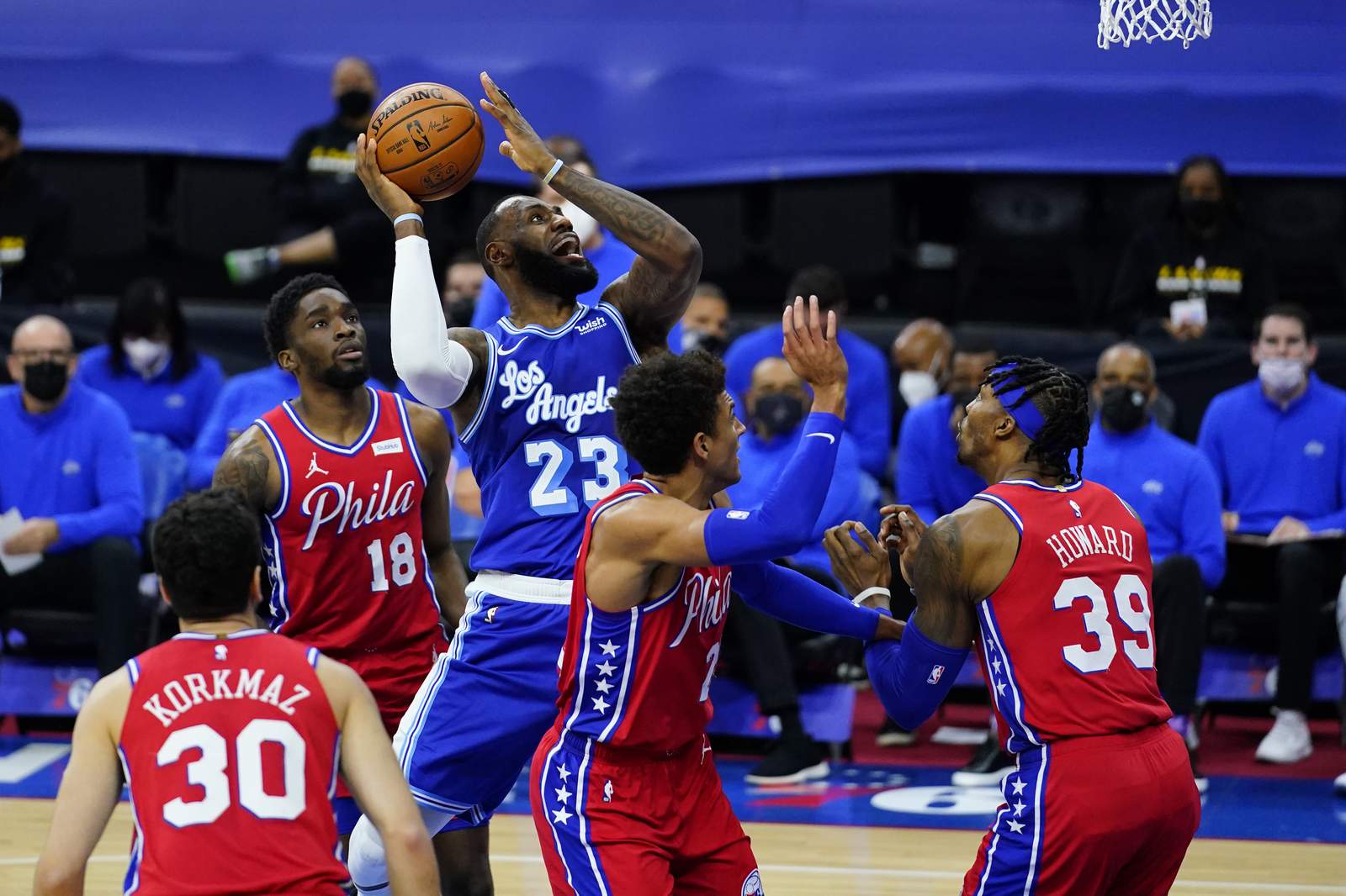 Harris shot in final seconds leads 76ers past Lakers 107-106