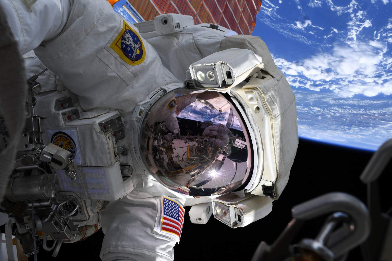 NASA is now accepting applications for new astronauts