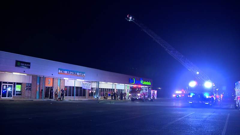 San Antonio firefighters investigating fire at commercial laundromat on West Side