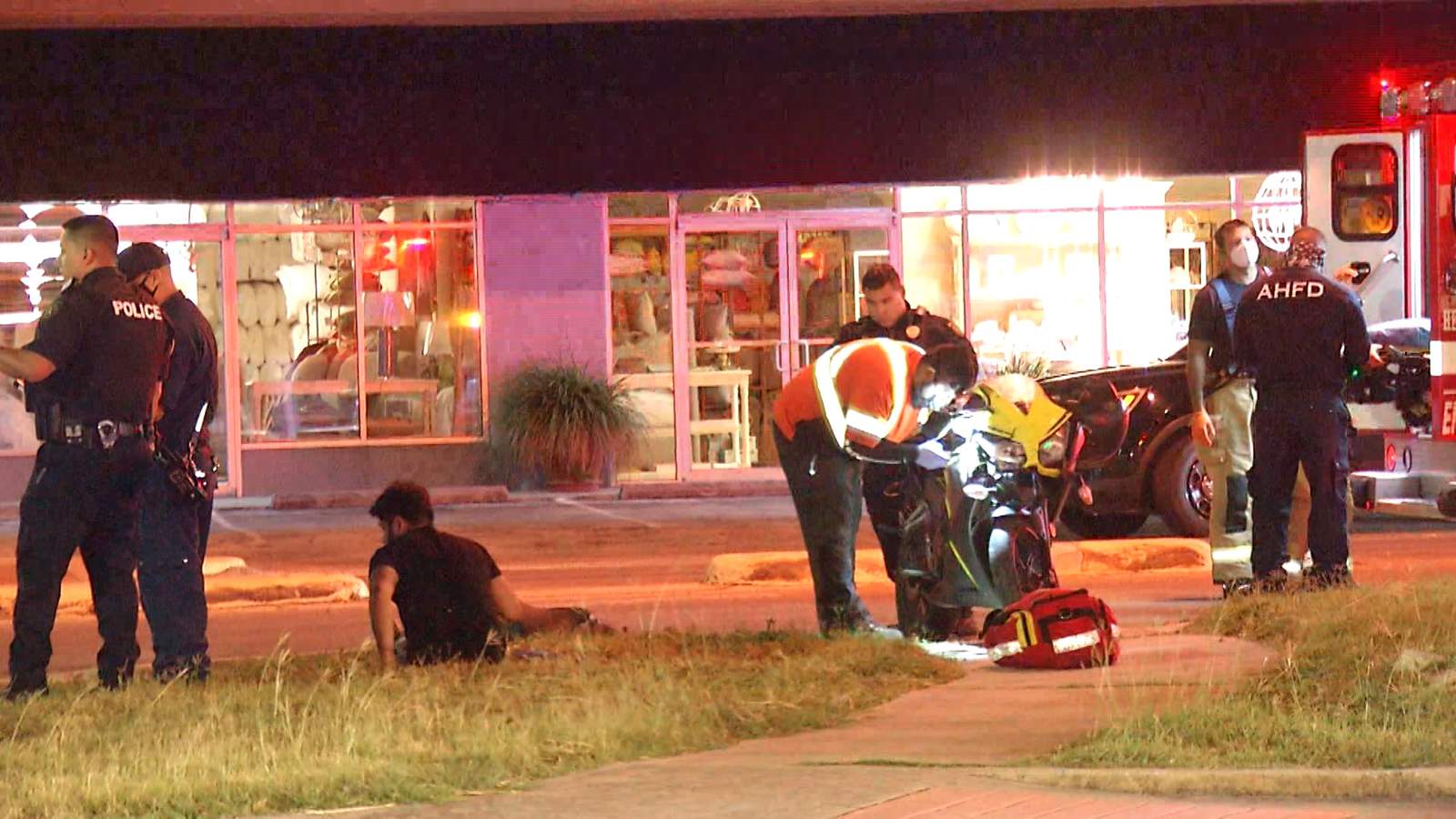 Motorcyclist, SUV both crash at roundabout in Olmos Park, police say