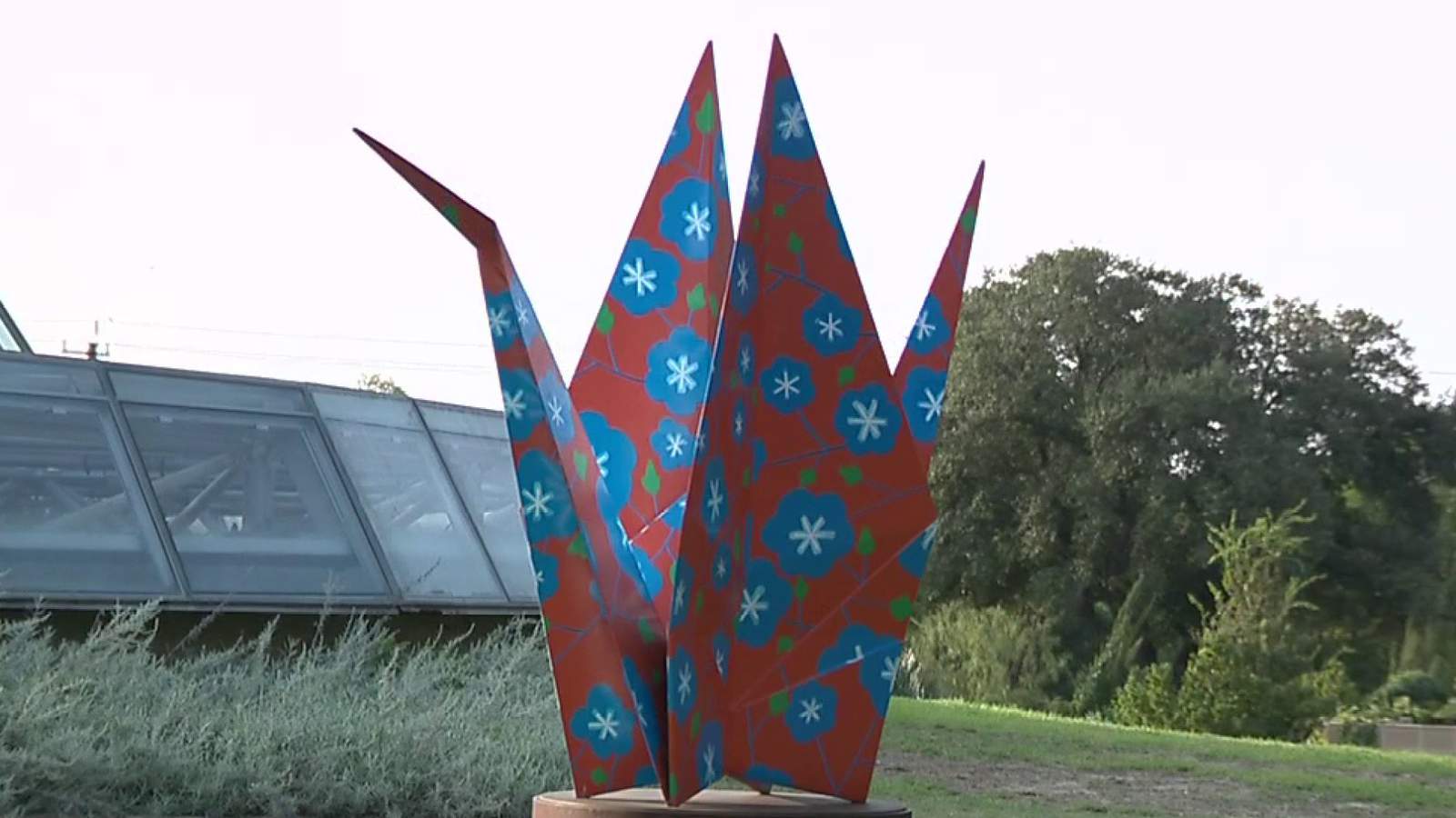 Larger than life sculptures debut at San Antonio Botanical Garden