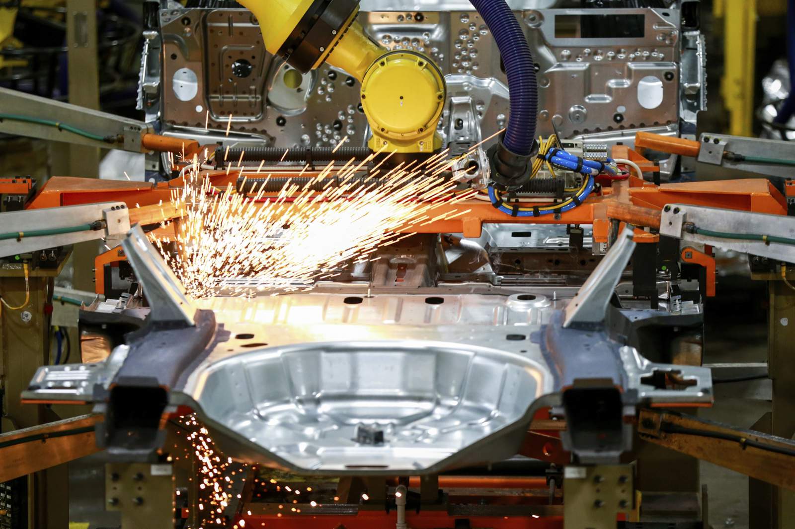 US manufacturing activity jumps to 3-year high in February