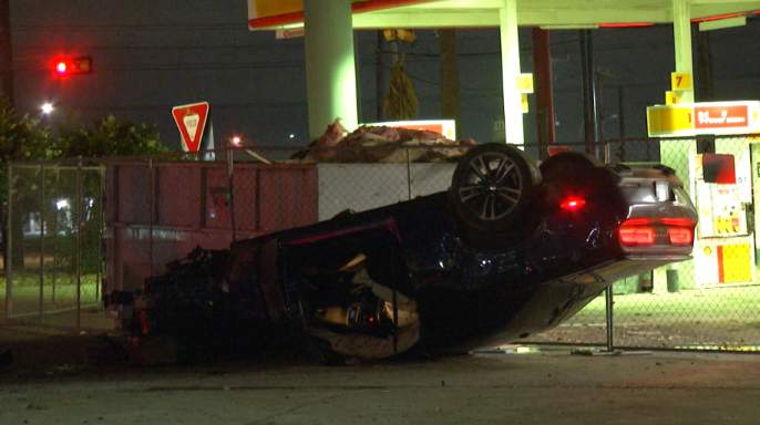 SAPD: Driver detained on suspicion of DWI after rolling vehicle into parking lot of Northeast Side gas station