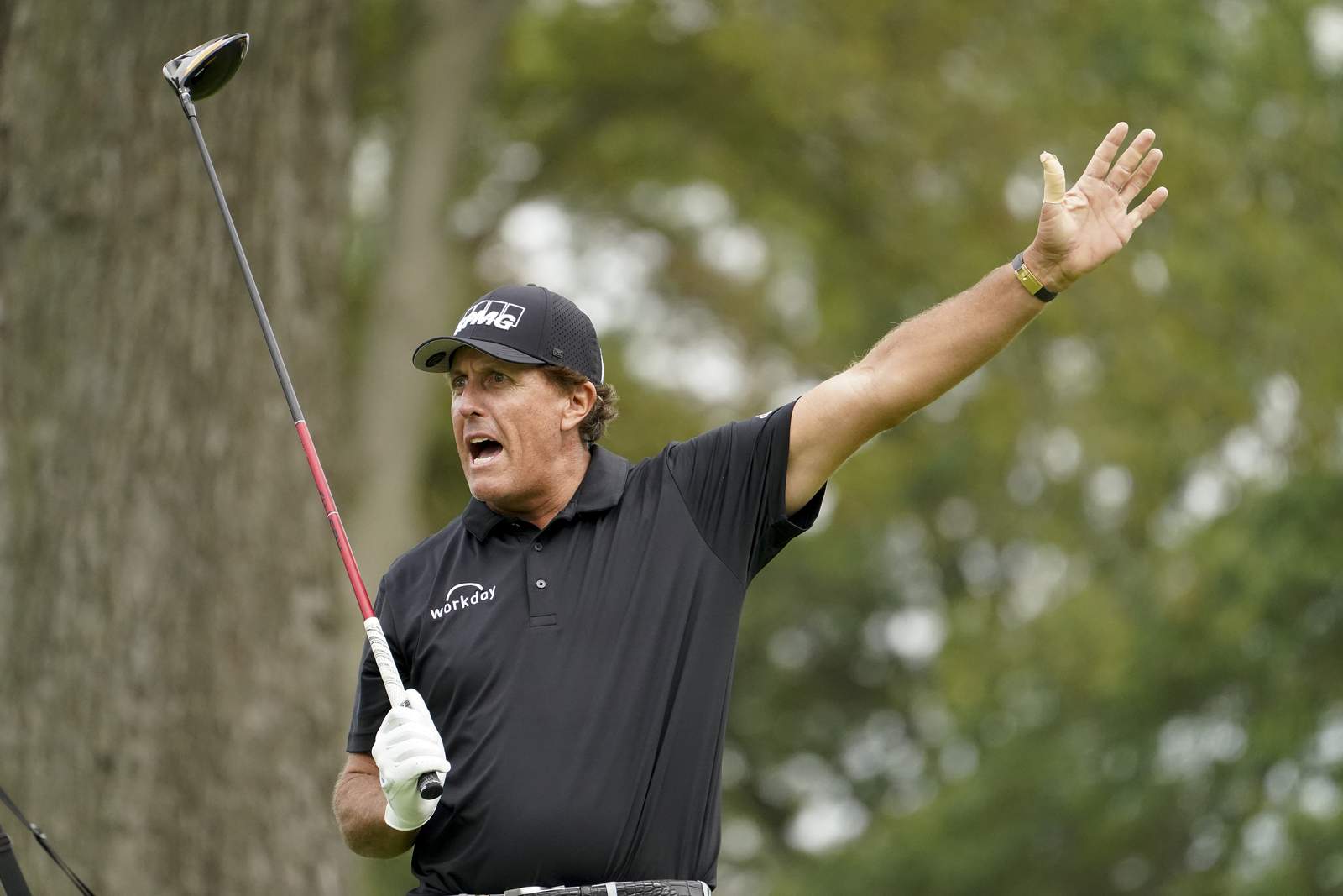 'I'm so sick of this' Mickelson in second-to-last at US Open