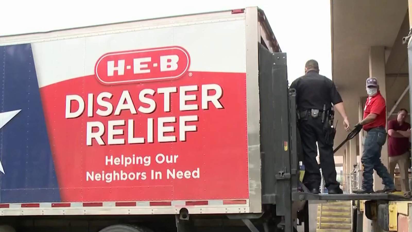 Video shows H-E-B semitrailer tip over in gusting winds from Hurricane Hanna