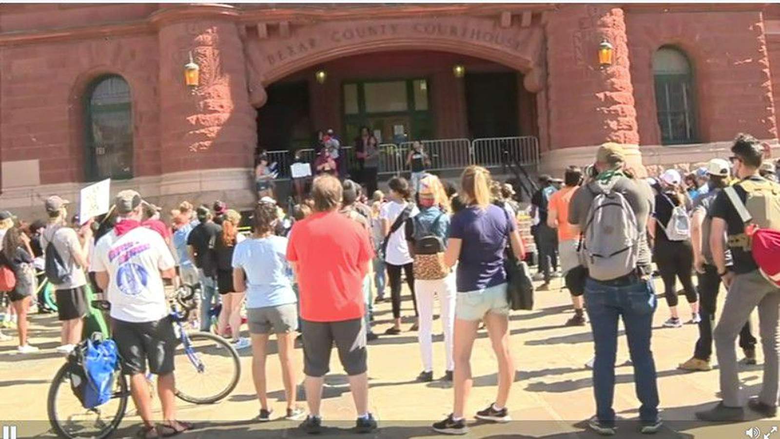 WATCH LIVE: Protesters gather at Bexar County Courthouse in wake of George Floyds death