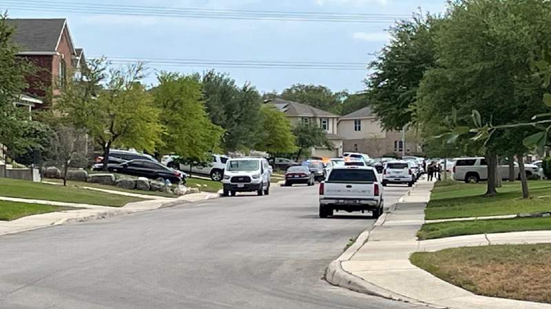 BCSO leaves suspect at scene of standoff during domestic violence investigation in north Bexar County