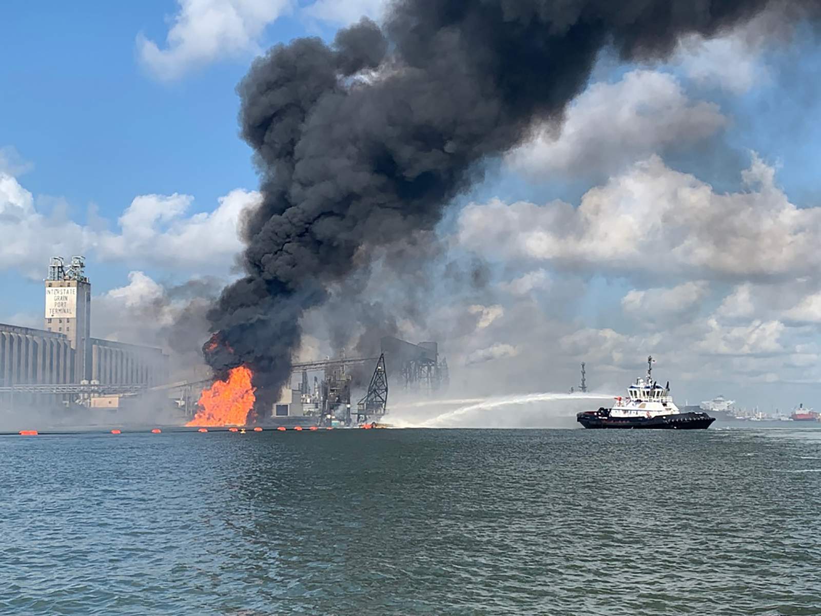 2 bodies found, 2 missing after explosion in Port of Corpus Christi