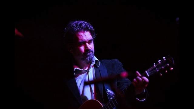 Images: Slaid Cleaves in concert