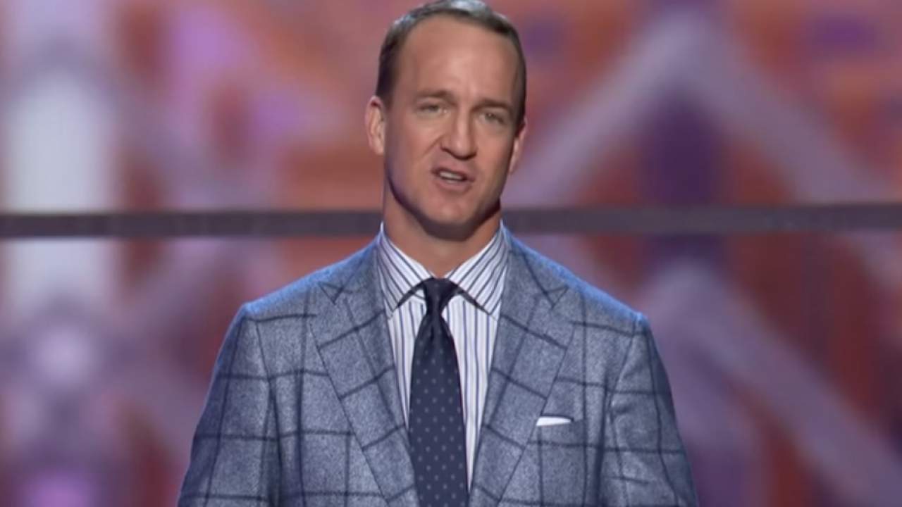 Peyton Manning Delivers Heartfelt Tribute to Friend Kobe ...