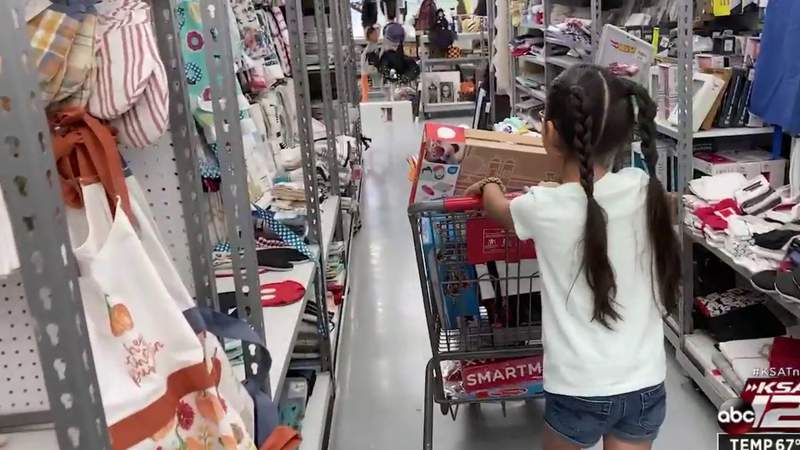 What’s Up South Texas! 9-year-old girl buys, donates hundreds of Christmas toys to children in need