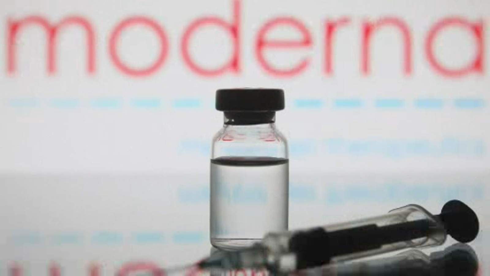 US clears Moderna vaccine for COVID-19, 2nd shot in arsenal