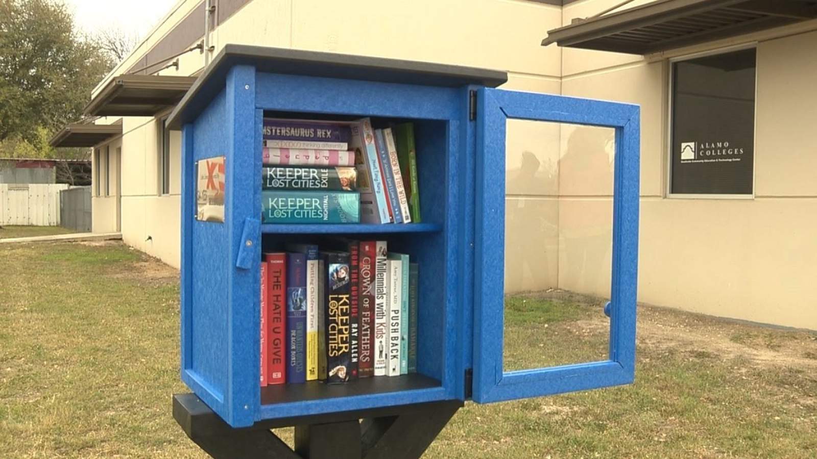 ‘Little Libraries’ encourage reading in Harlandale ISD
