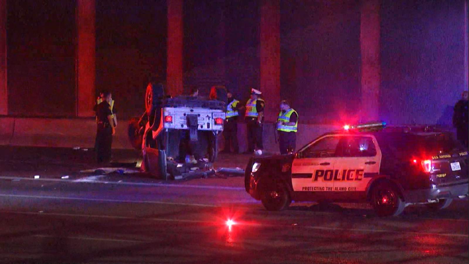 Woman ejected in rollover crash on Loop 410, police say