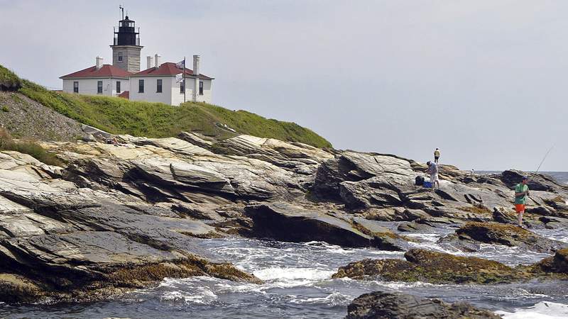 Free offices with a view: 4 lighthouses, courtesy of feds