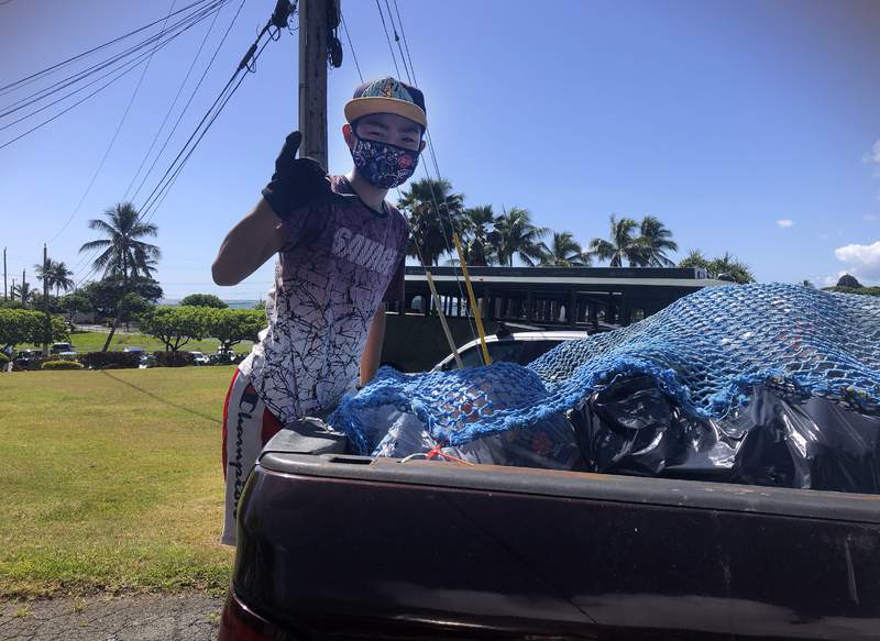 Hawaii teenager recycles to help students reach college