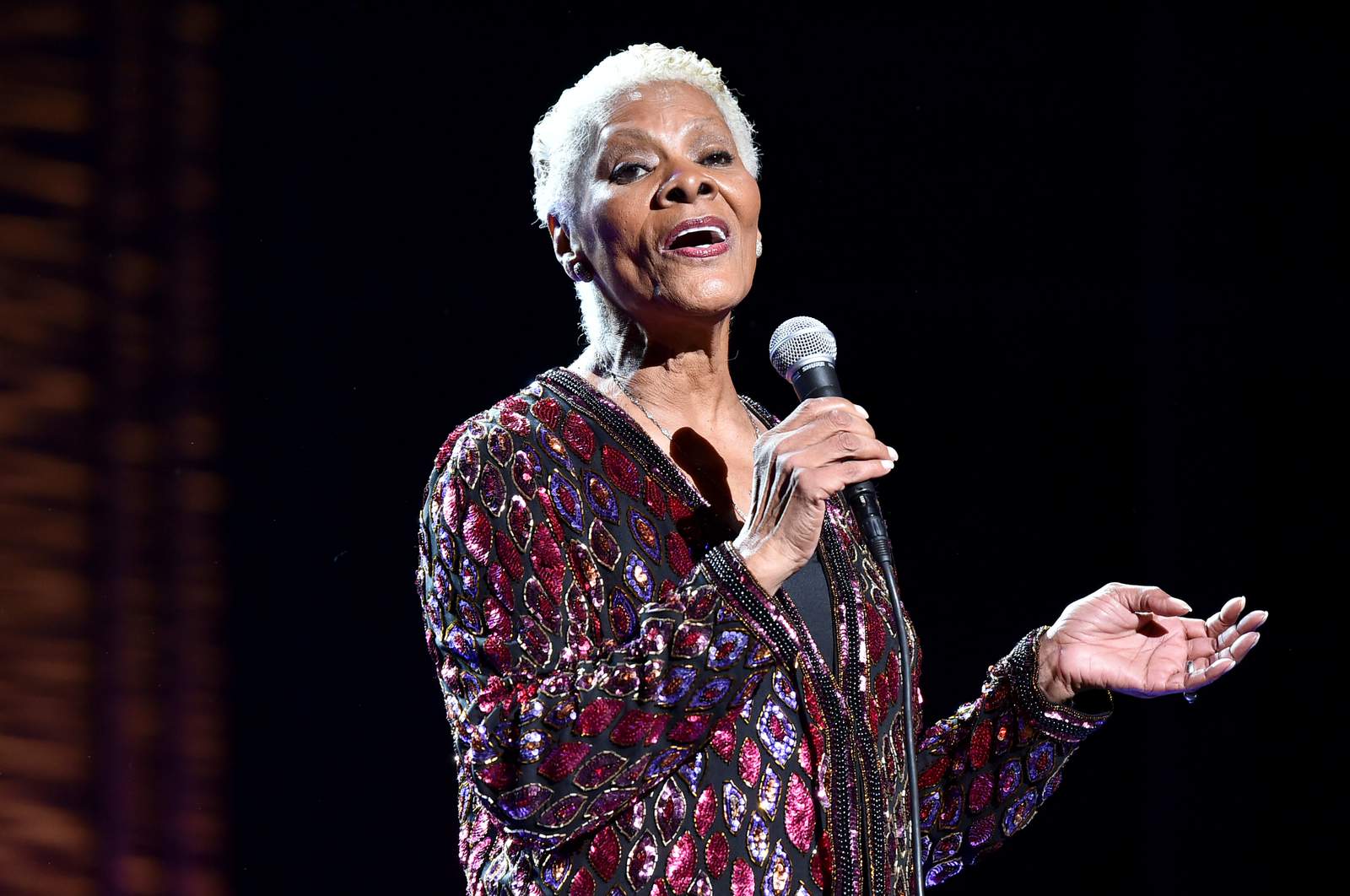 Dionne Warwick has been roasting celebrities on Twitter all weekend and it’s the funniest thing to happen this year