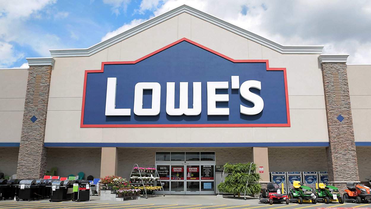 Lowe’s hosting trick-or-treat events with free pumpkin, candy for kids