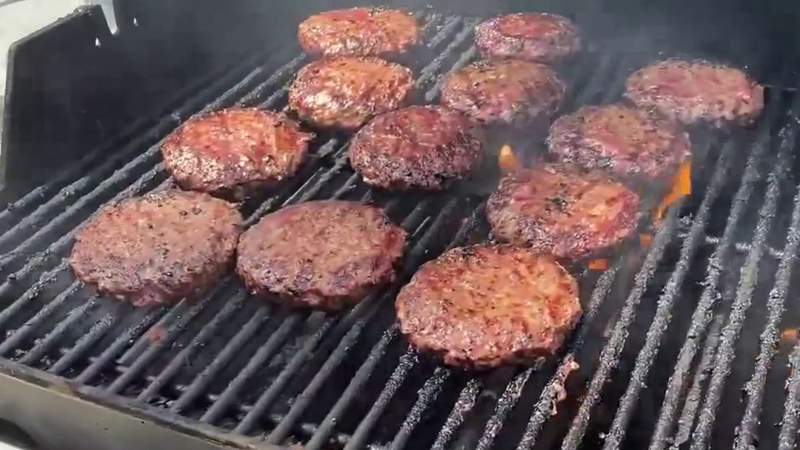 What’s the best way to cook a burger? Consumer Reports tests different cooking methods to find out