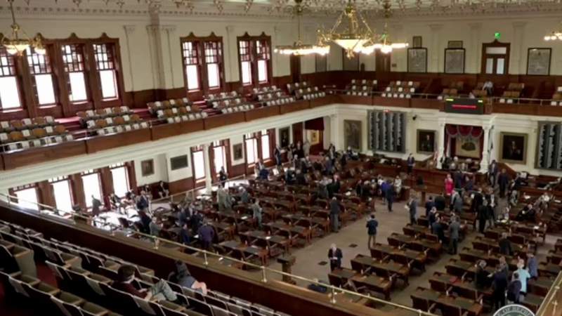 Texas House Dems in DC ‘re-evaluating options,’ seeking legal advice