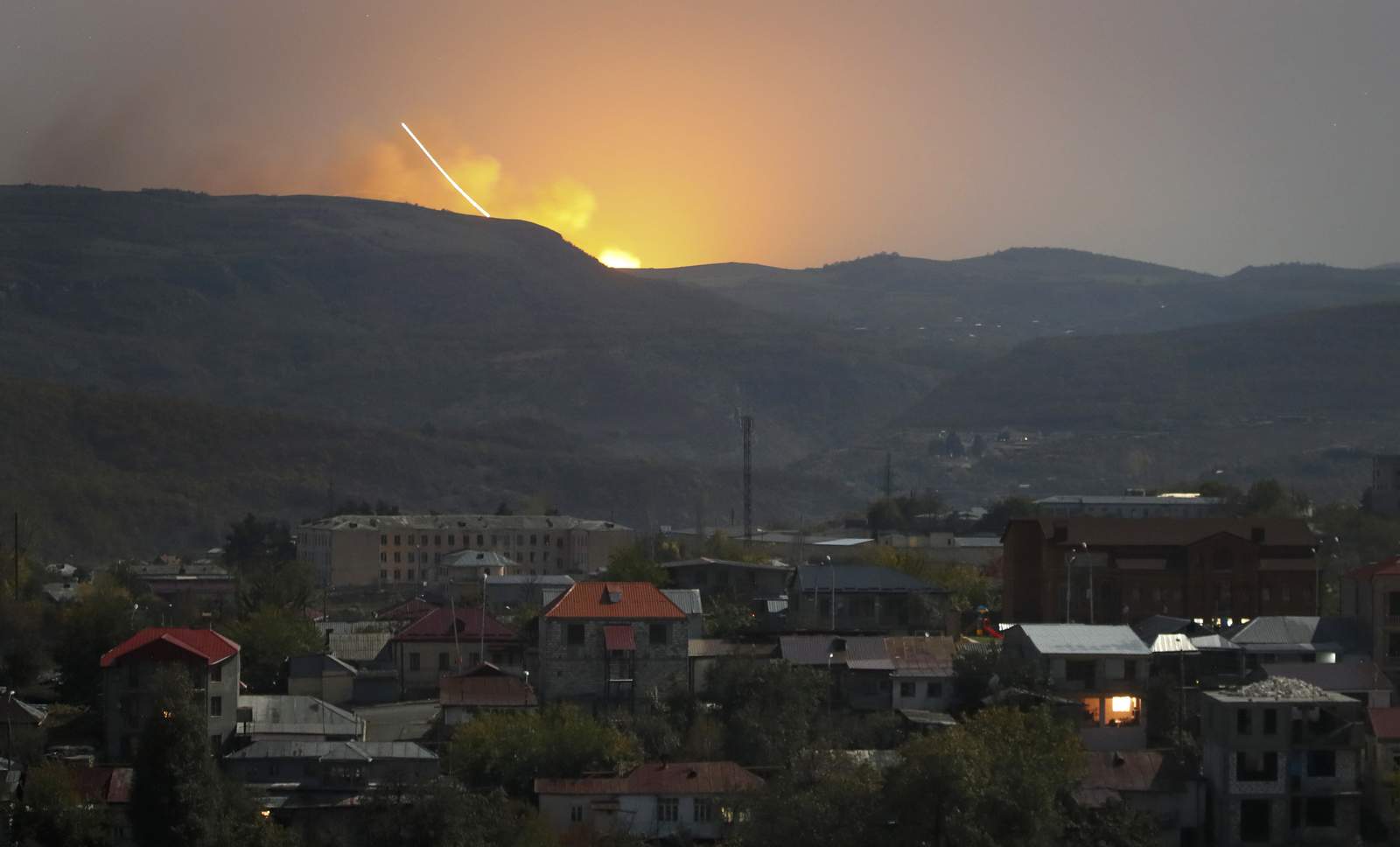 Armenia, Azerbaijan vow to avoid targeting residential areas