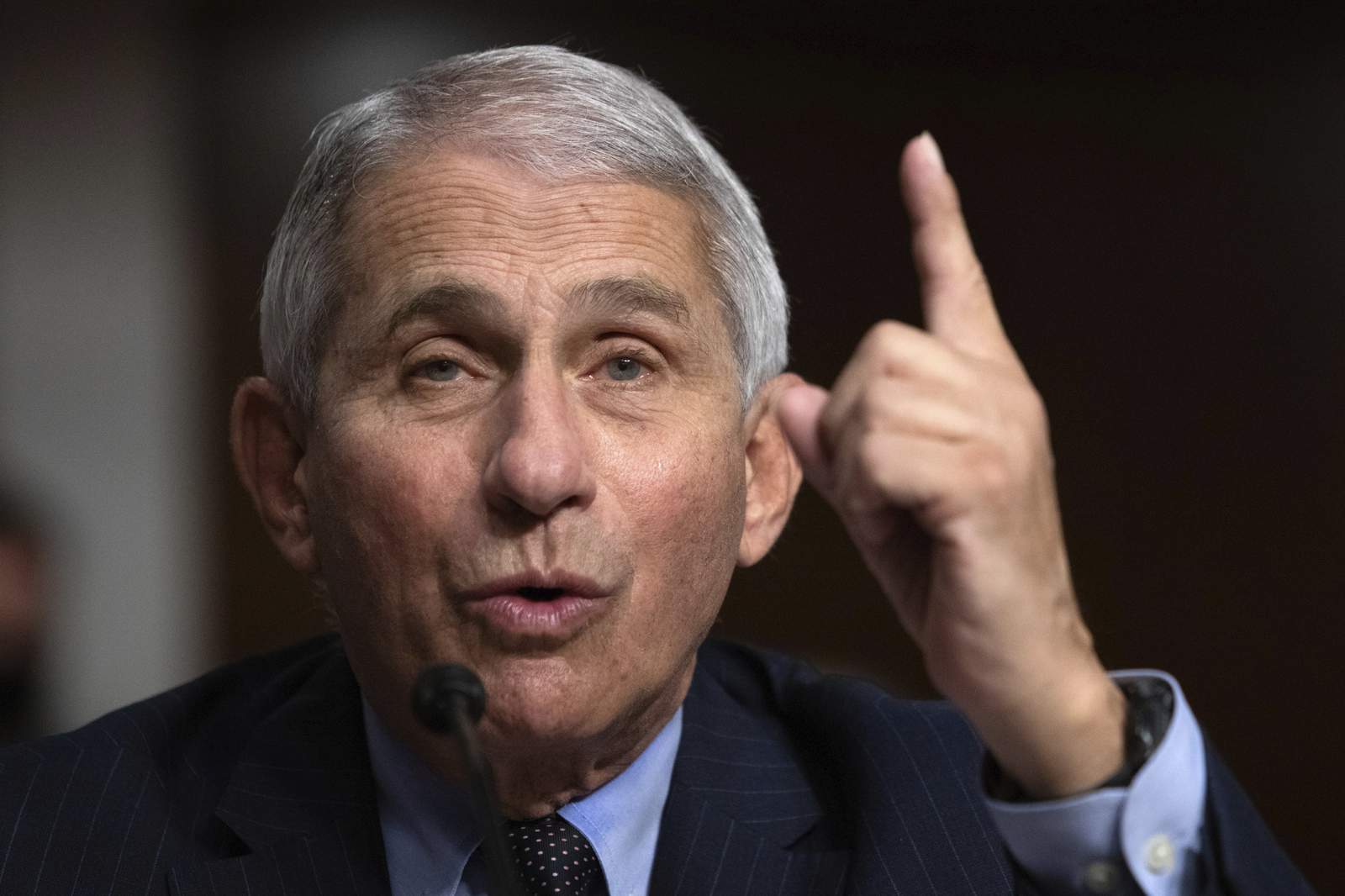 Trump, Biden try to line up by Fauci as they court voters