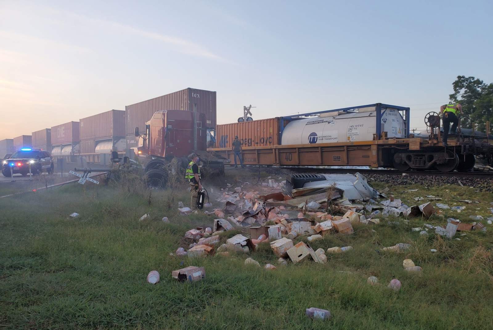 18-wheeler struck by train in Cibolo, no injuries reported, police say