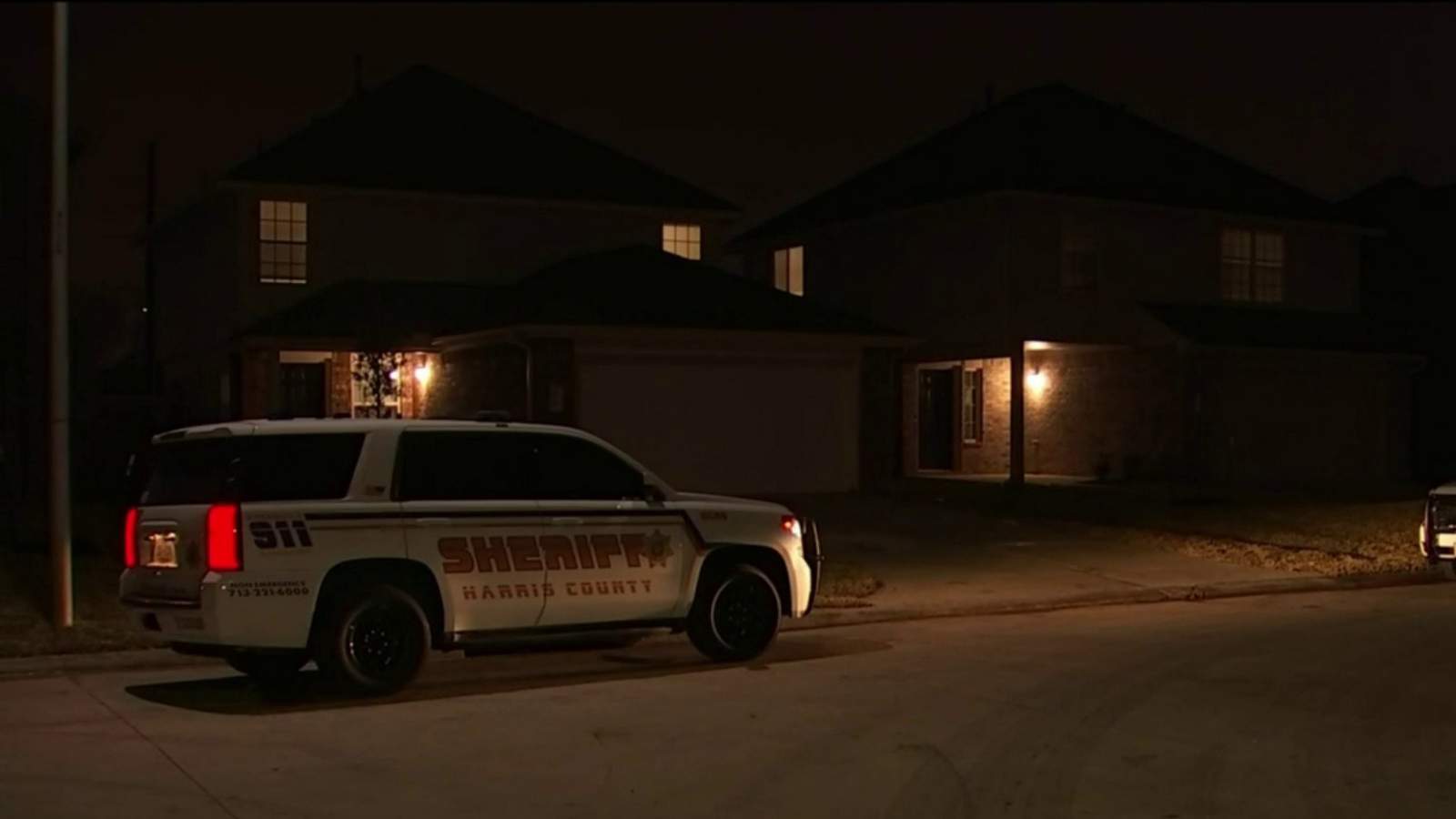 Couple finds body behind house under construction in Texas