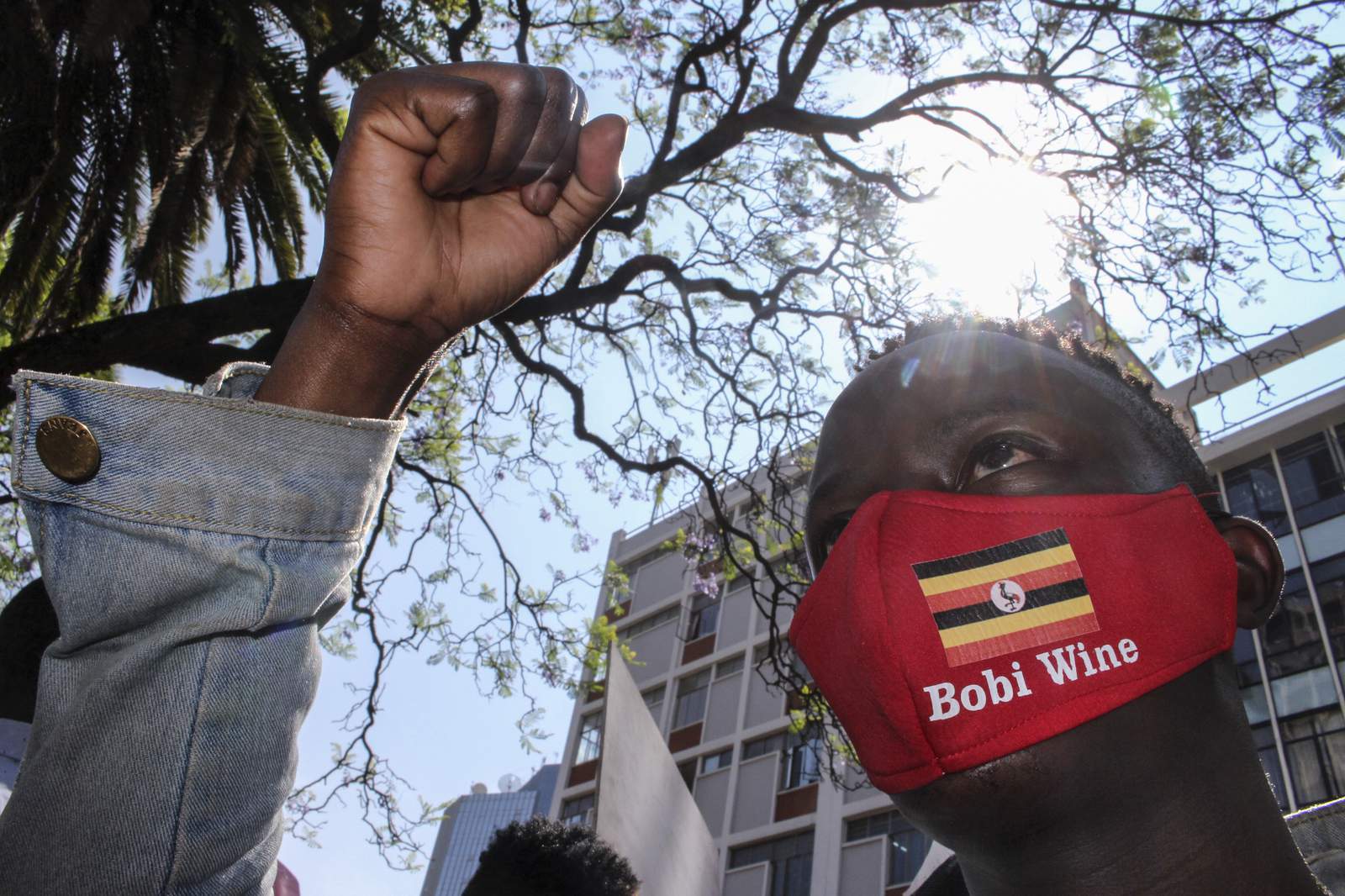 Death toll up to 7 in Uganda's unrest after Bobi Wine arrest