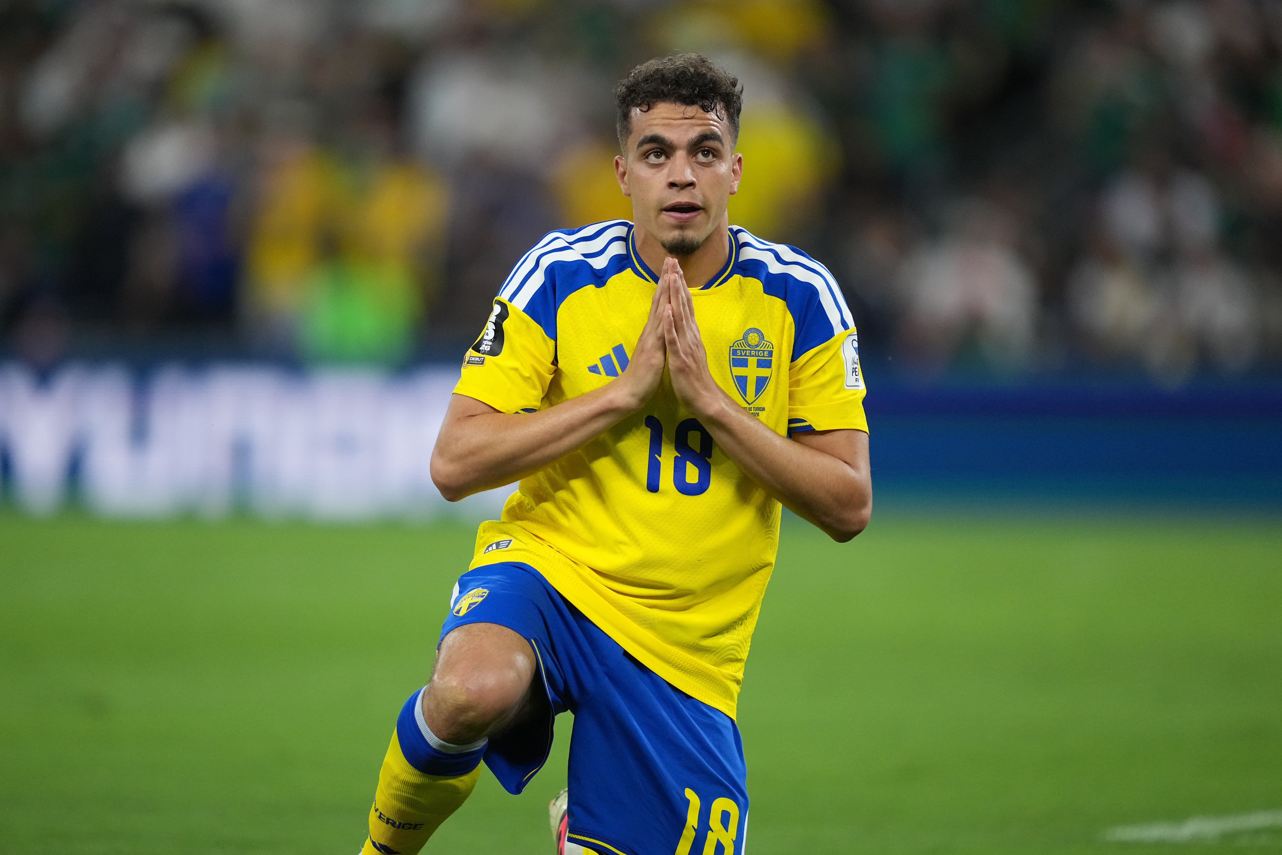 Sweden gets 2 goals from Yasin Ayari and pounds Tunisia 5-1 to move atop World Cup Group F