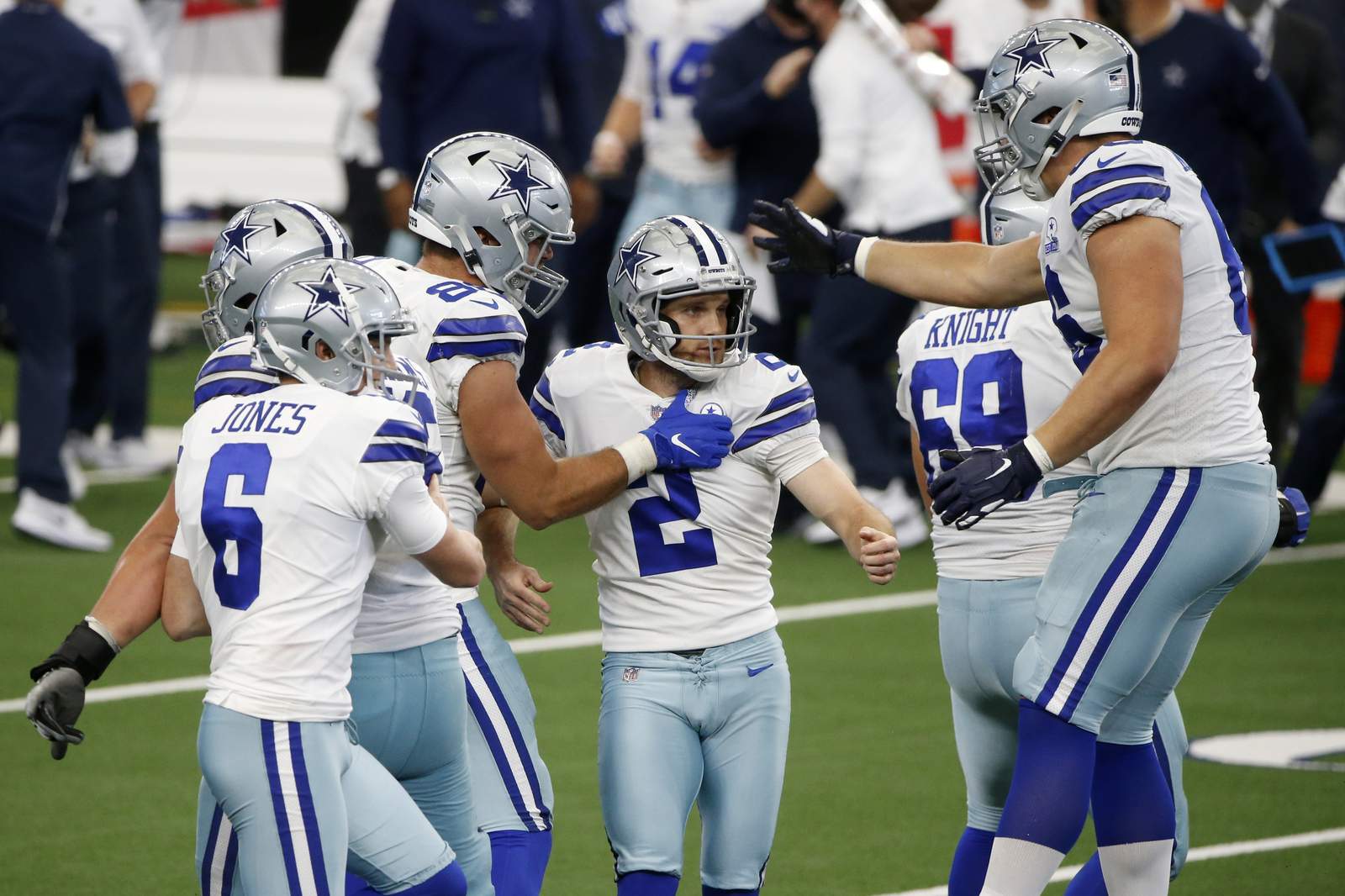 Cowboys' rally stuns Falcons 40-39 in McCarthy’s home debut
