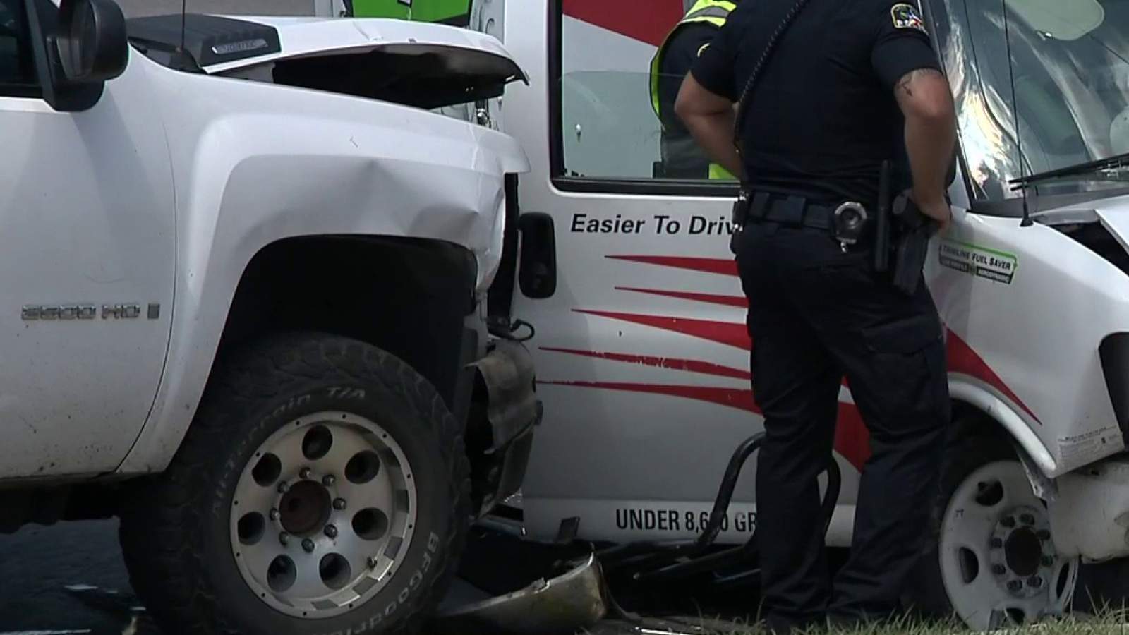 Two arrested after police chase with stolen U-Haul vehicle, Leon Valley officials say