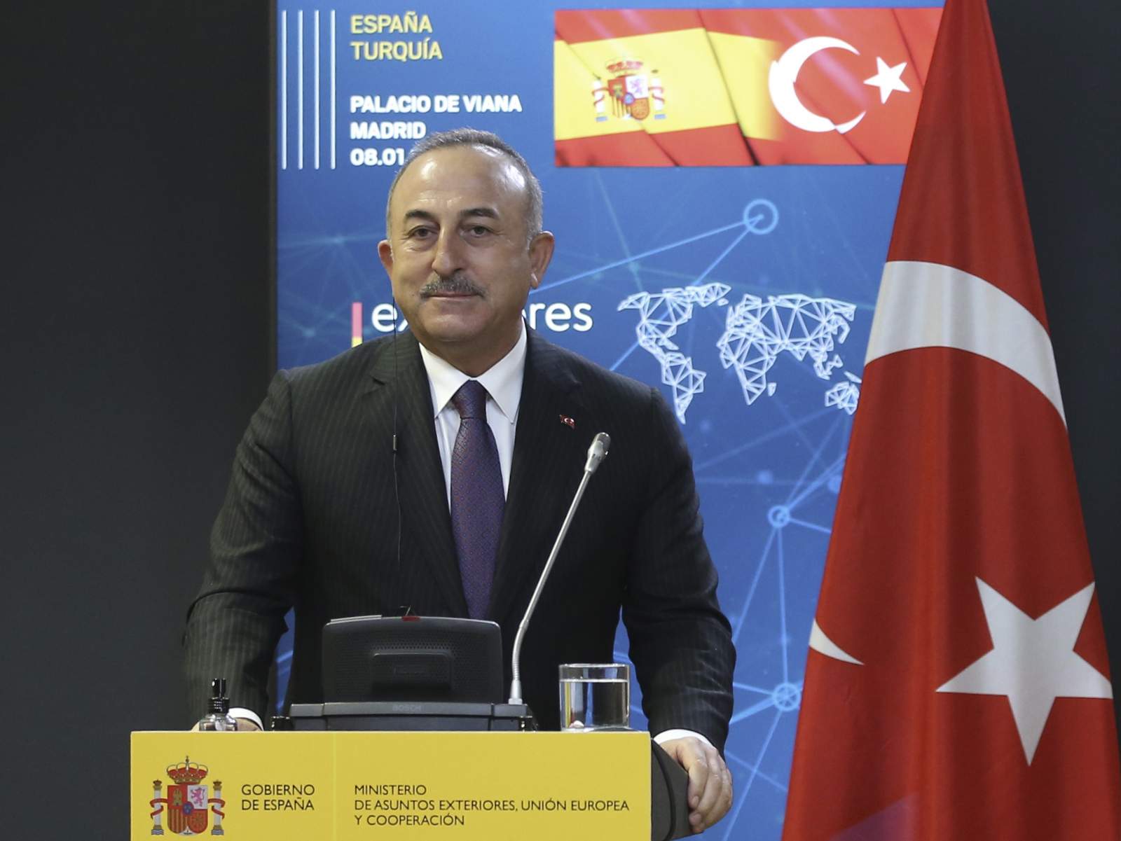Turkey invites rival Greece to resume talks on disputes
